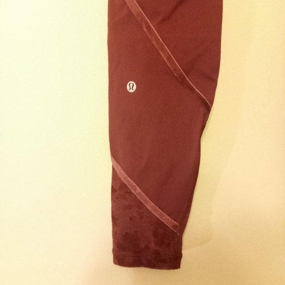 lululemon maroon floral lace leggings - Picture 3 of 9